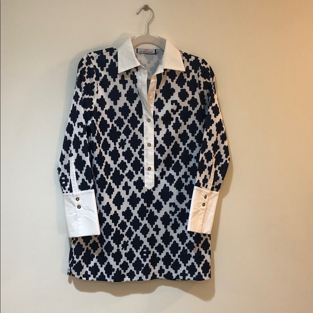 Chic Navy and White Patterned Tunic